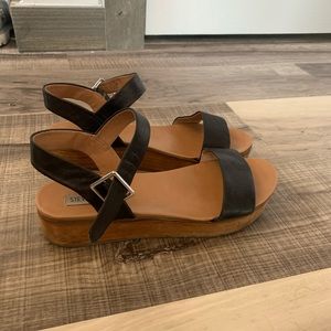 Steve Madden platform sandals